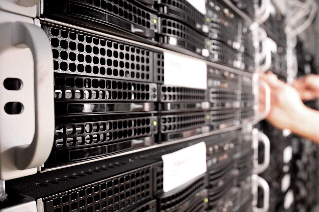 Memory-Efficient Archive Handling